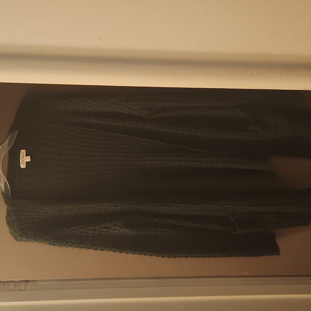Knit forest green cardigan juniors large